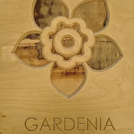Gardenia Rustic #1 * Hanya